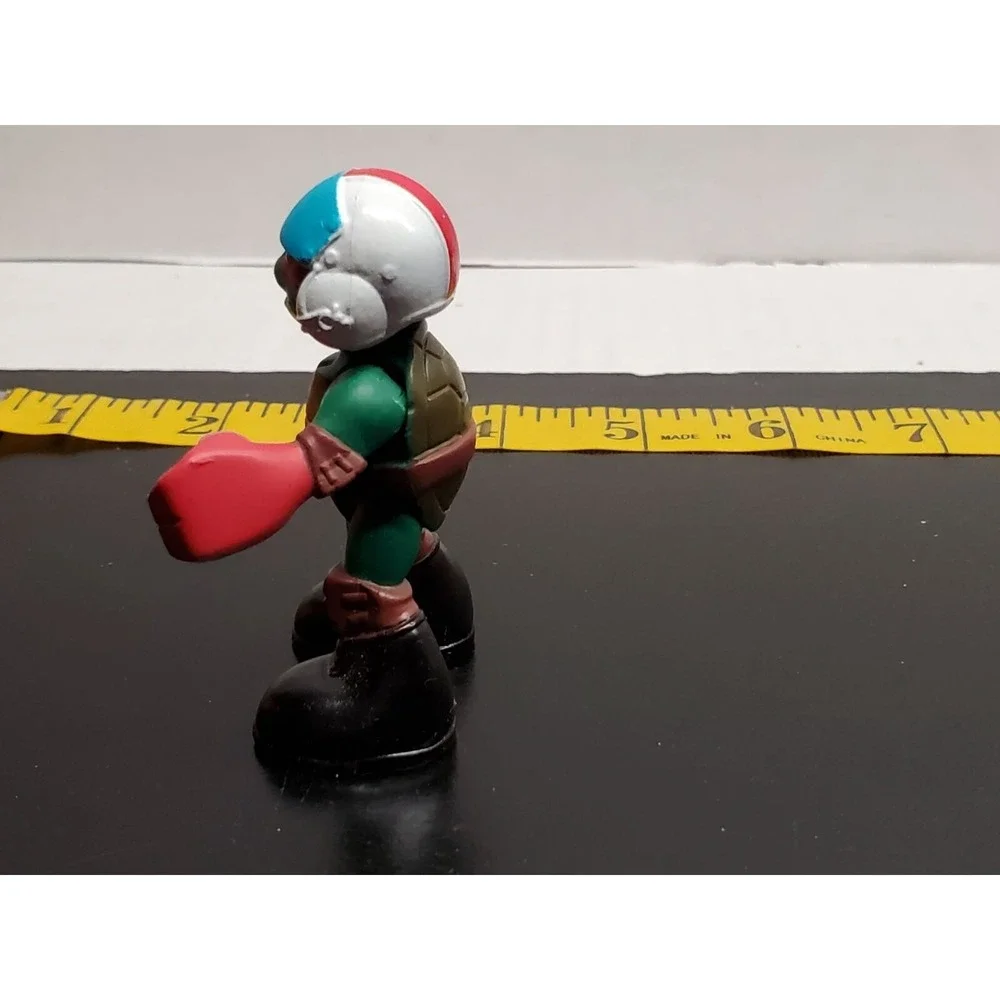 Teenage Mutant Ninja Turtles Raphael Mini Figure With Helmet 2014 Viacom